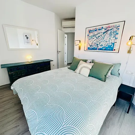 Luxury With Private Rooftop & Jacuzzi 아파트 네르하