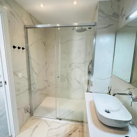 Luxury With Private Rooftop & Jacuzzi * 네르하