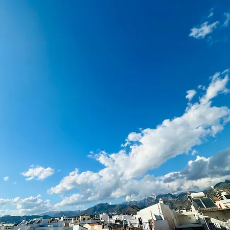 아파트 Luxury With Private Rooftop & Jacuzzi 네르하