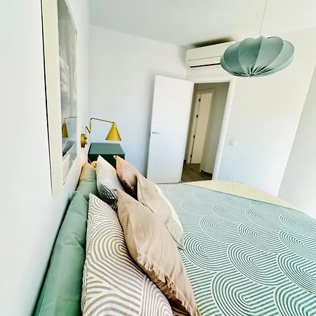 Luxury With Private Rooftop & Jacuzzi * 네르하